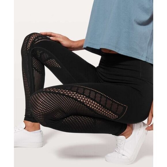 LULULEMON Reveal Tight Interconnect 25.5" Size 2 Black - Picture 2 of 7